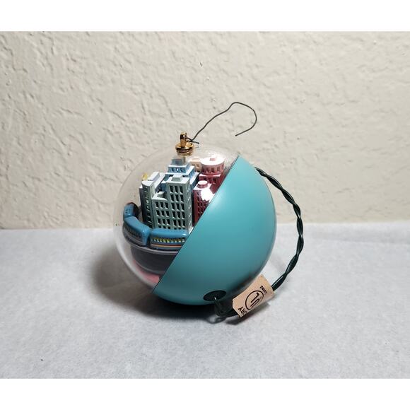 Hallmark Keepsake Vintage Magic Ornament Metro Express Light & Motion 1989 - Picture 3 of 9